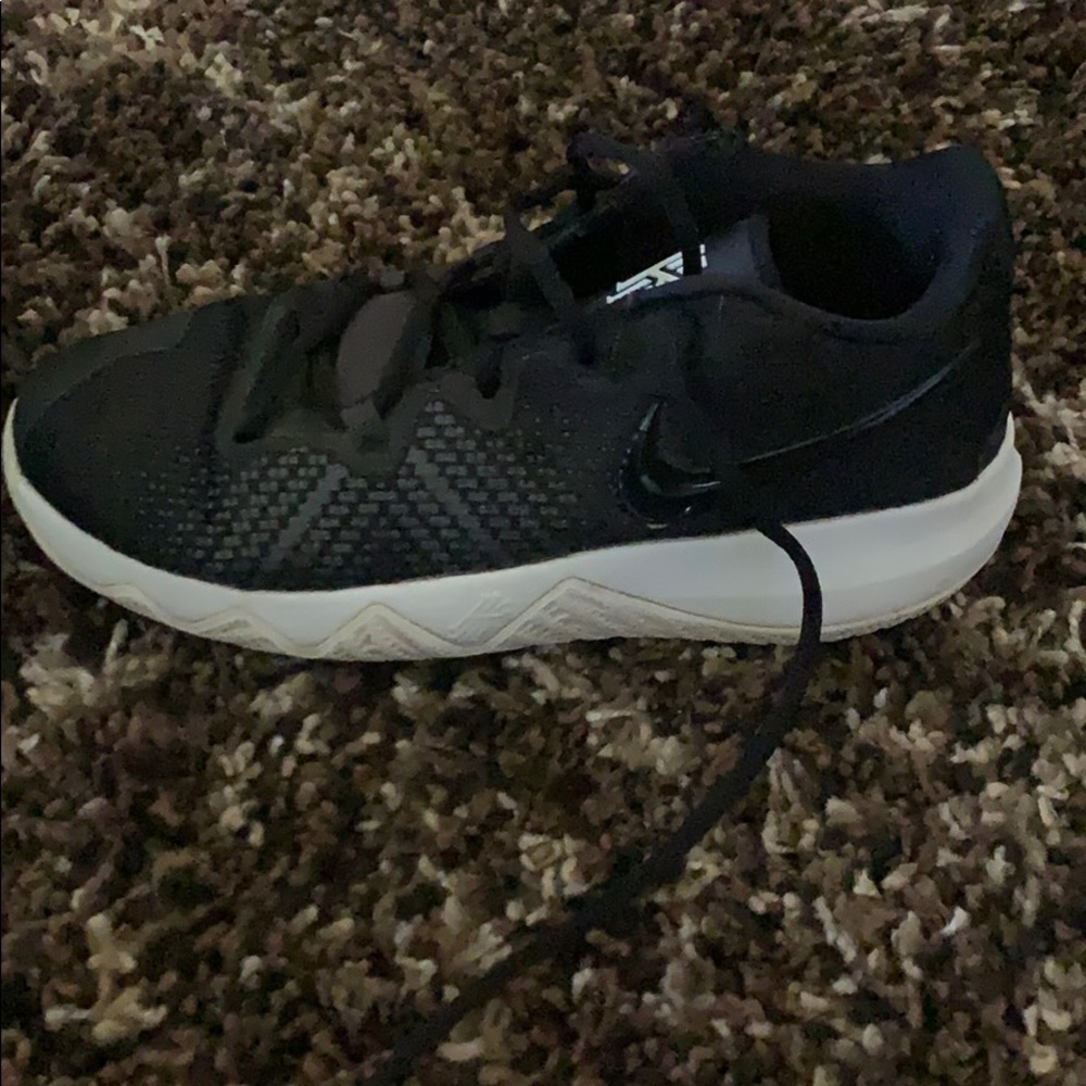 Size 6 in kids. Nike kyrie’s  [NO BOX]